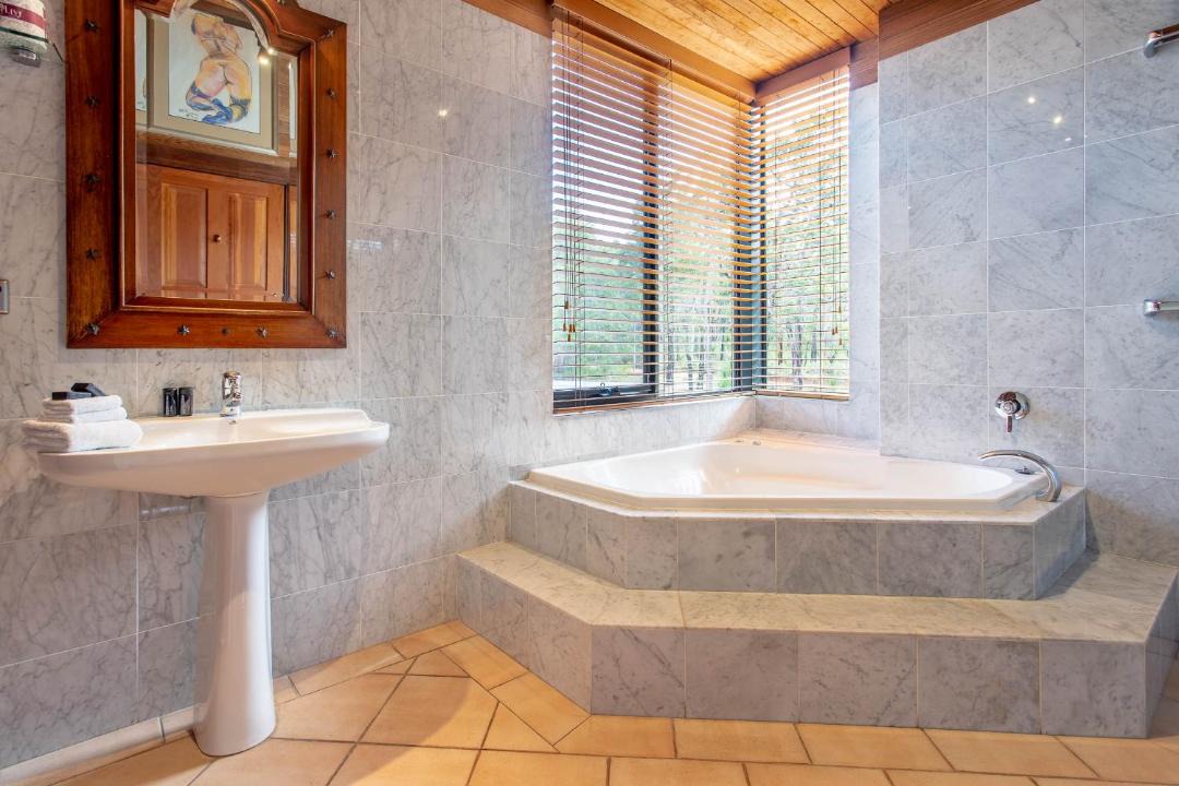 Photo of Bathroom in Eagle Bay