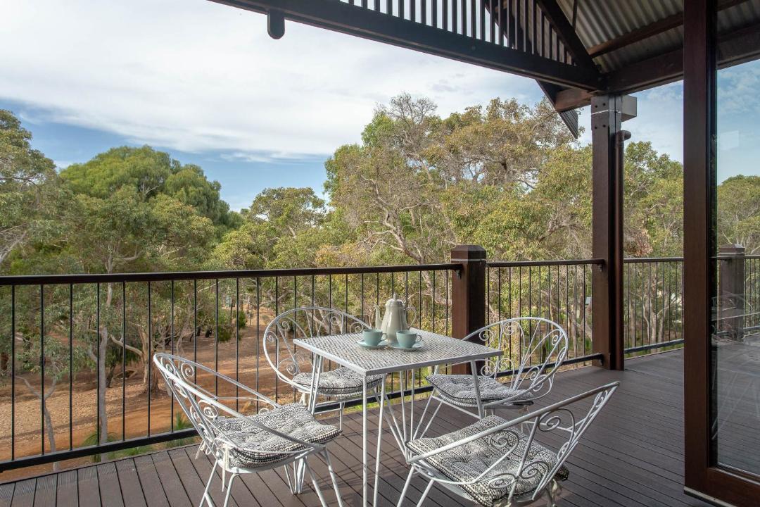Photo of Patio Balcony in Eagle Bay
