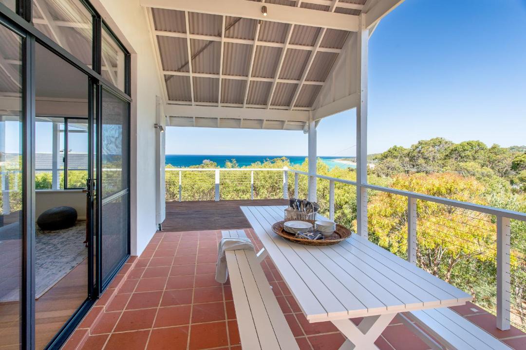 Photo of Patio Balcony in Eagle Bay