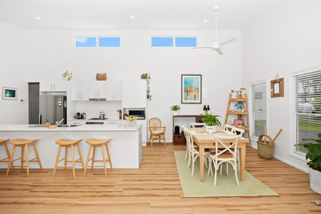 Photo of Livingroom in Dolphin Point