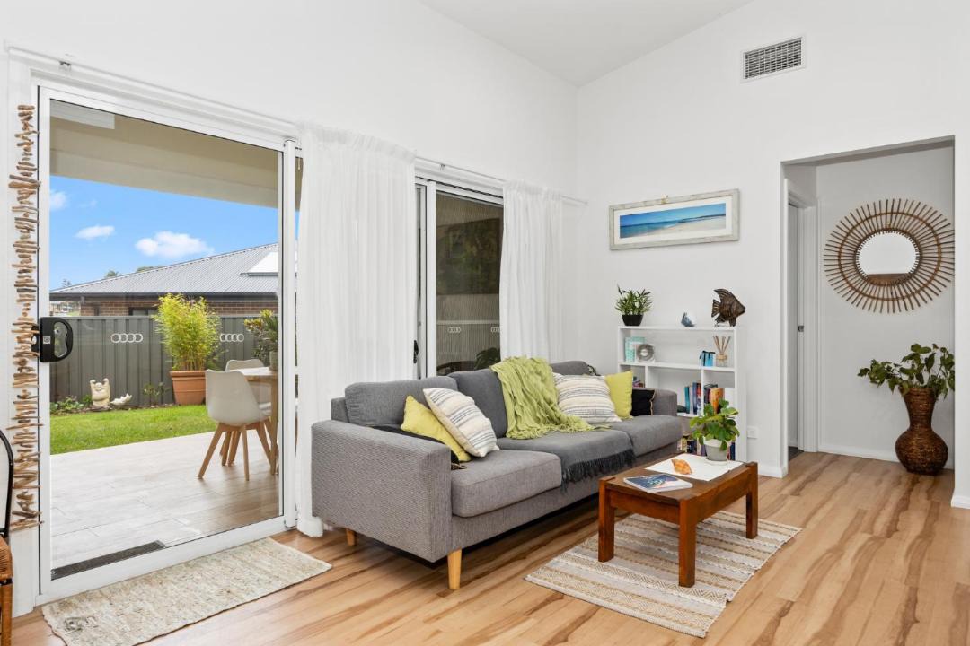Photo of Livingroom in Dolphin Point