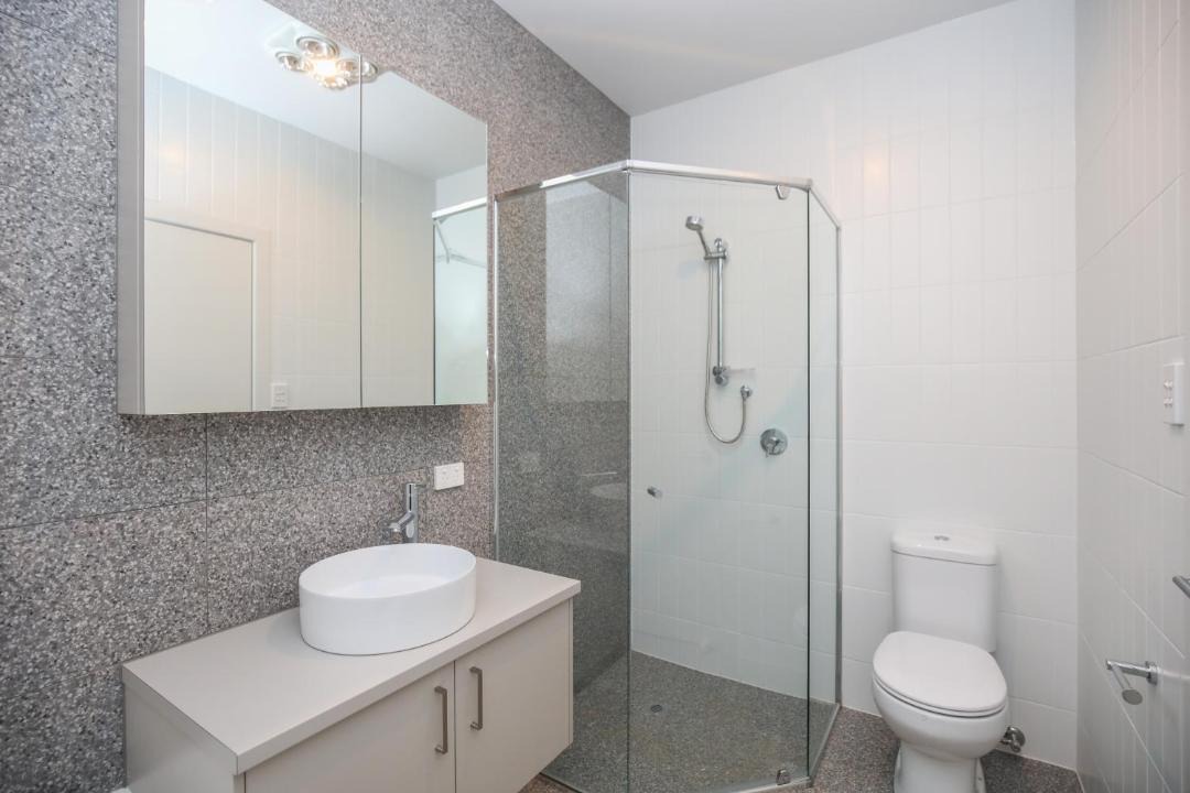 Photo of Bathroom in Oaklands Park