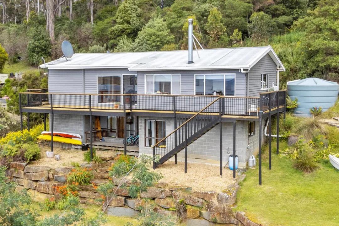 Photo of Others in Eaglehawk Neck
