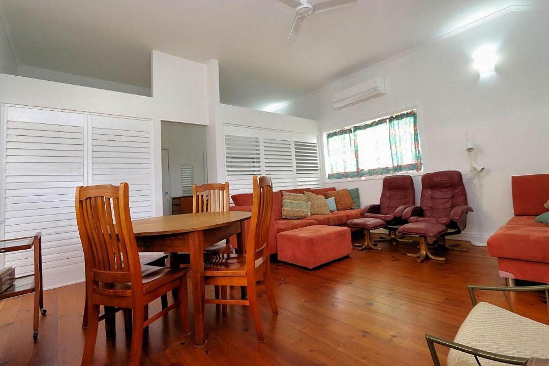 Photo of Livingroom in Elliott Heads