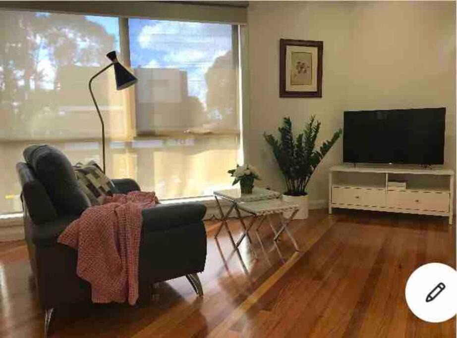 Photo of Livingroom in Glenroy