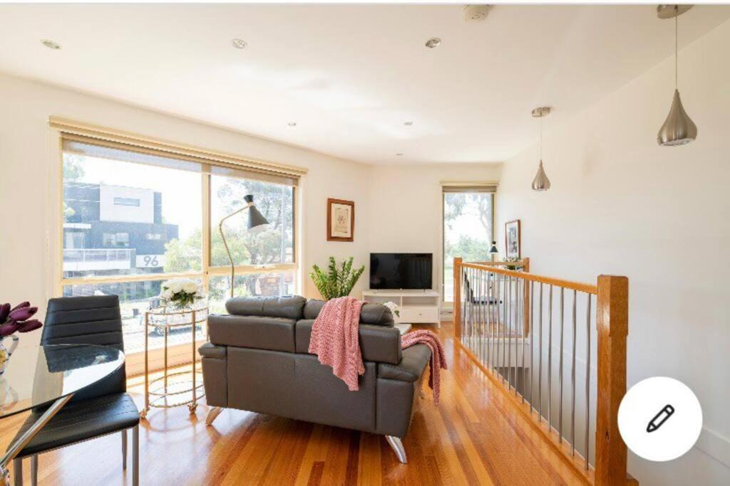 Photo of Livingroom in Glenroy