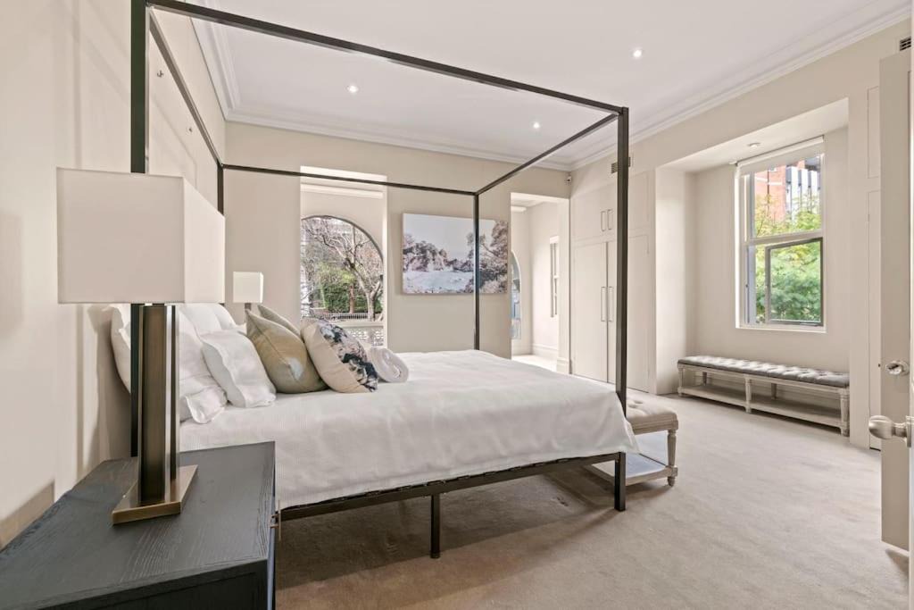 Photo of Bedroom in Kirribilli