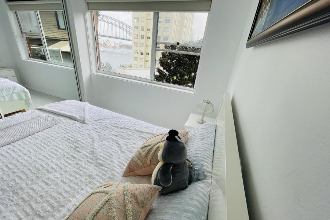 Photo of Bedroom in McMahons Point