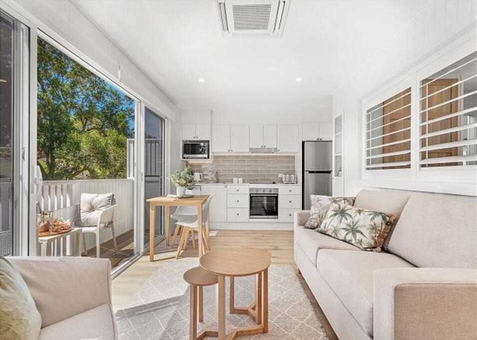 Photo of Livingroom in Corlette