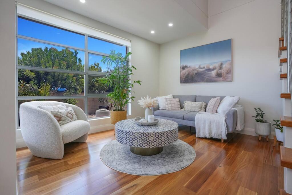 Photo of Livingroom in Shell Cove
