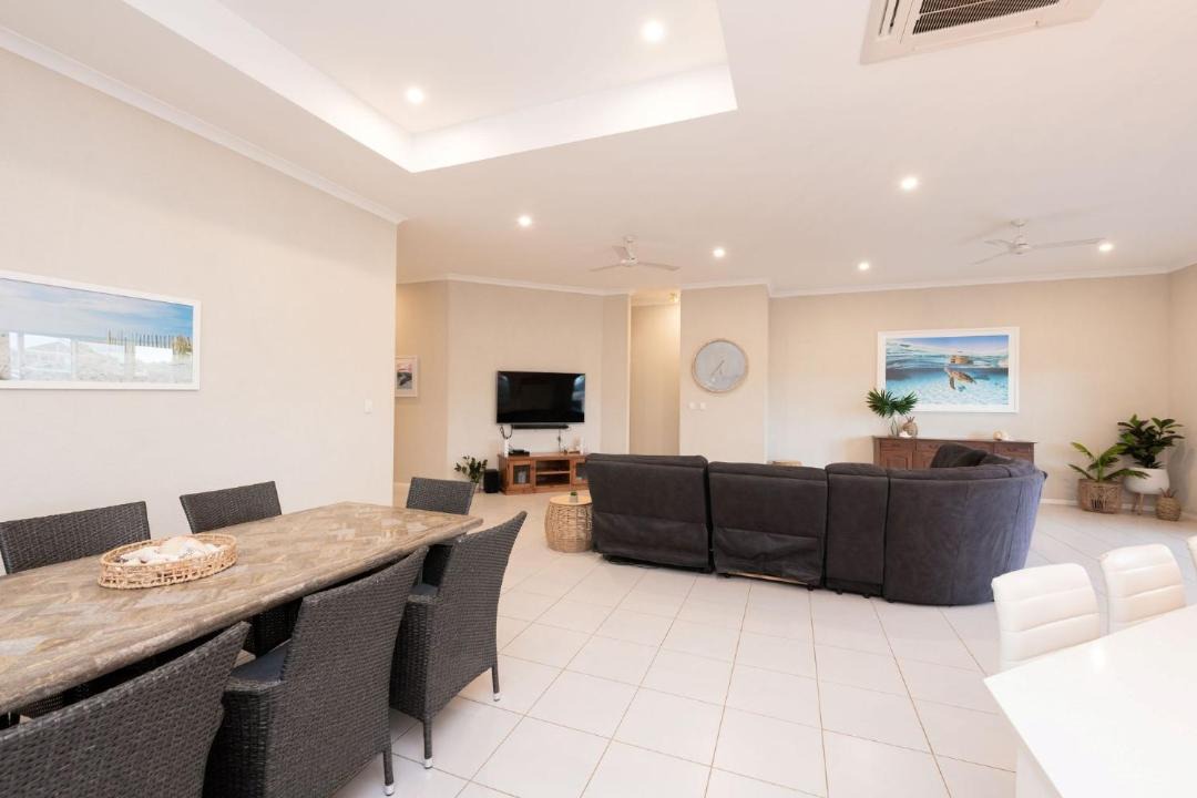 Photo of Livingroom in Exmouth