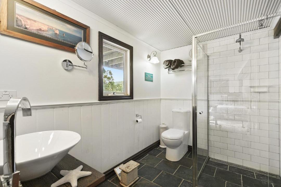 Photo of Bathroom in Lorne