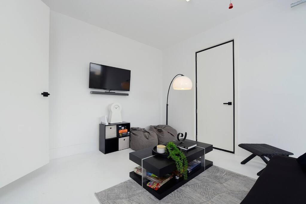 Photo of Livingroom in Capel Sound