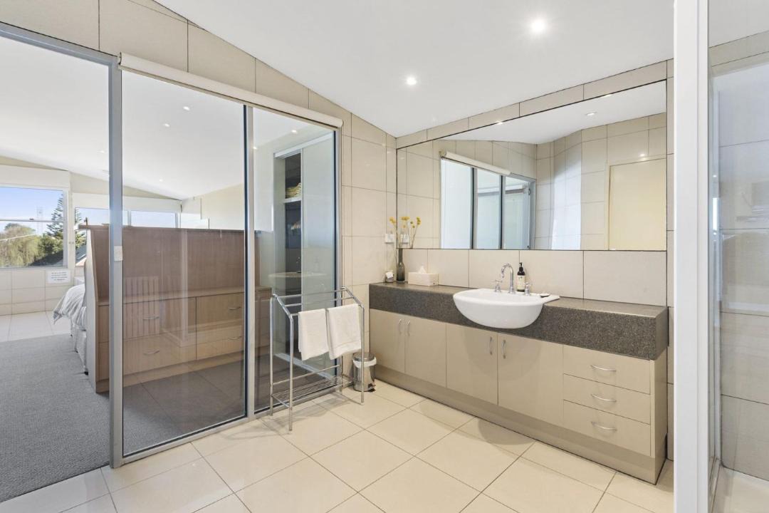 Photo of Bathroom in Apollo Bay