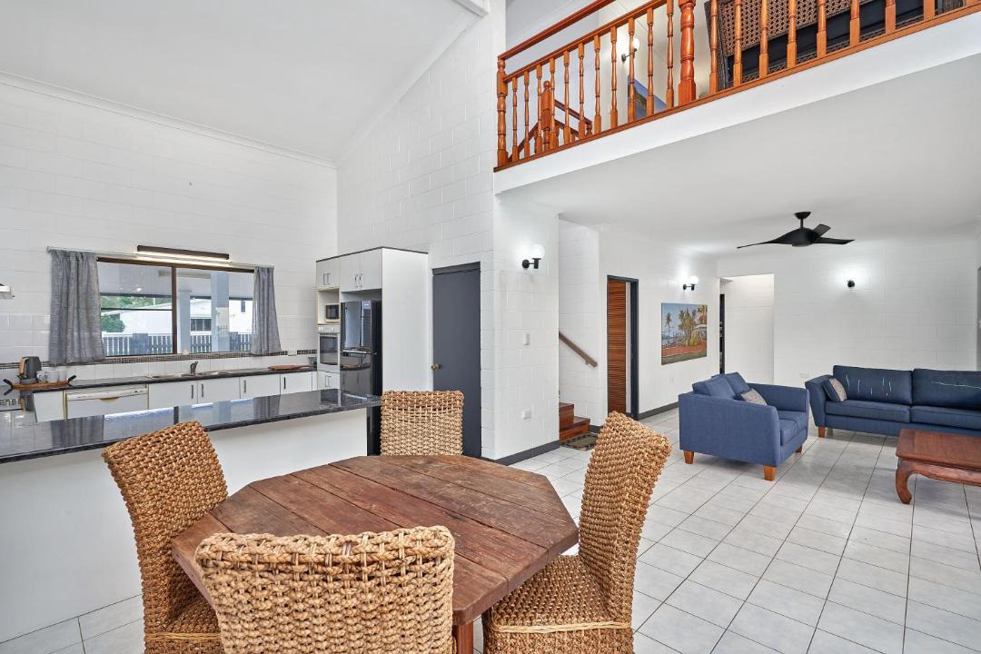 Photo of Livingroom in Holloways Beach