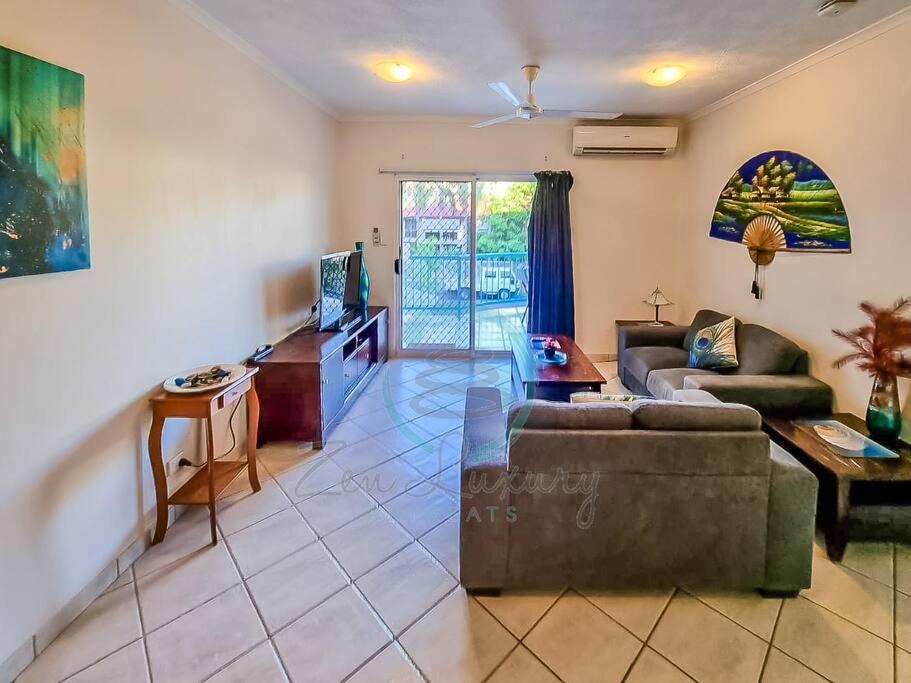 Photo of Livingroom in Cullen Bay