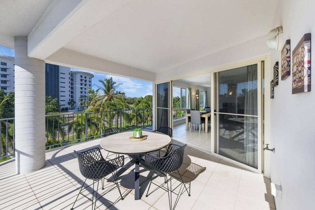 Photo of Patio Balcony in Cullen Bay