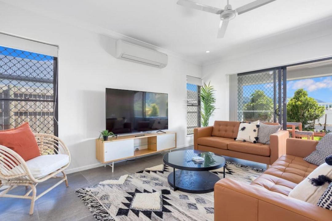 Photo of Livingroom in Trinity Beach