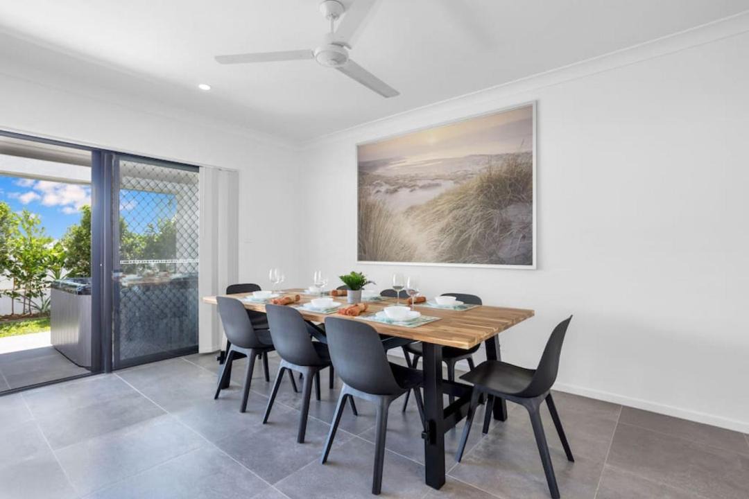 Photo of Livingroom in Trinity Beach