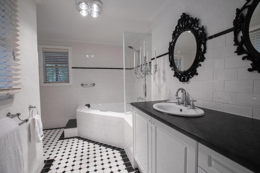 Photo of Bathroom in Naracoorte