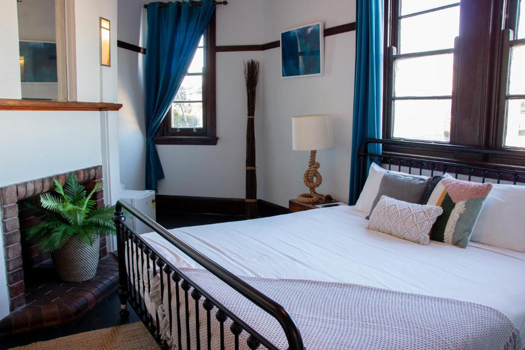 Photo of Bedroom in Queens Park