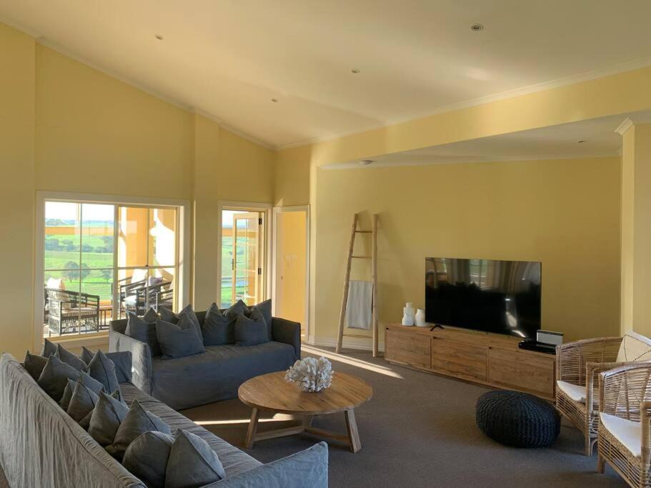 Photo of Livingroom in Willow Vale