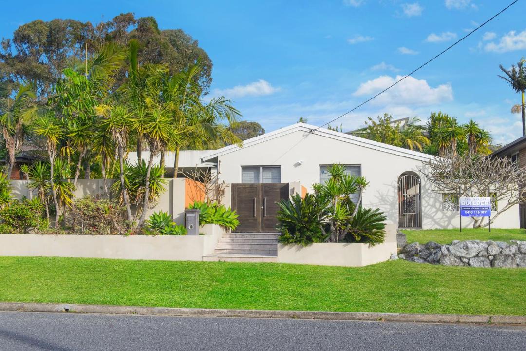 Photo of Buildings in Bonny Hills
