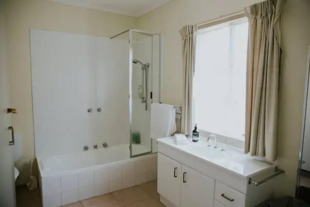 Photo of Bathroom in Skenes Creek