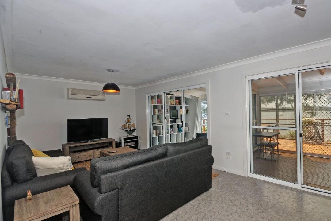 Photo of Livingroom in North Arm Cove