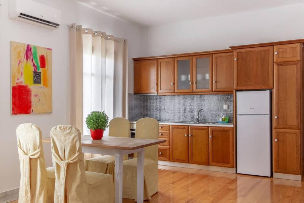 Photo of Kitchen in Paleopolis