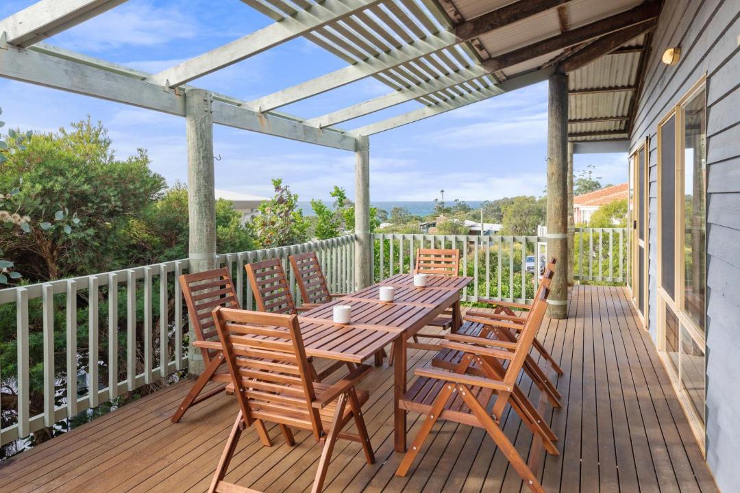 Photo of Patio Balcony in Eagle Bay