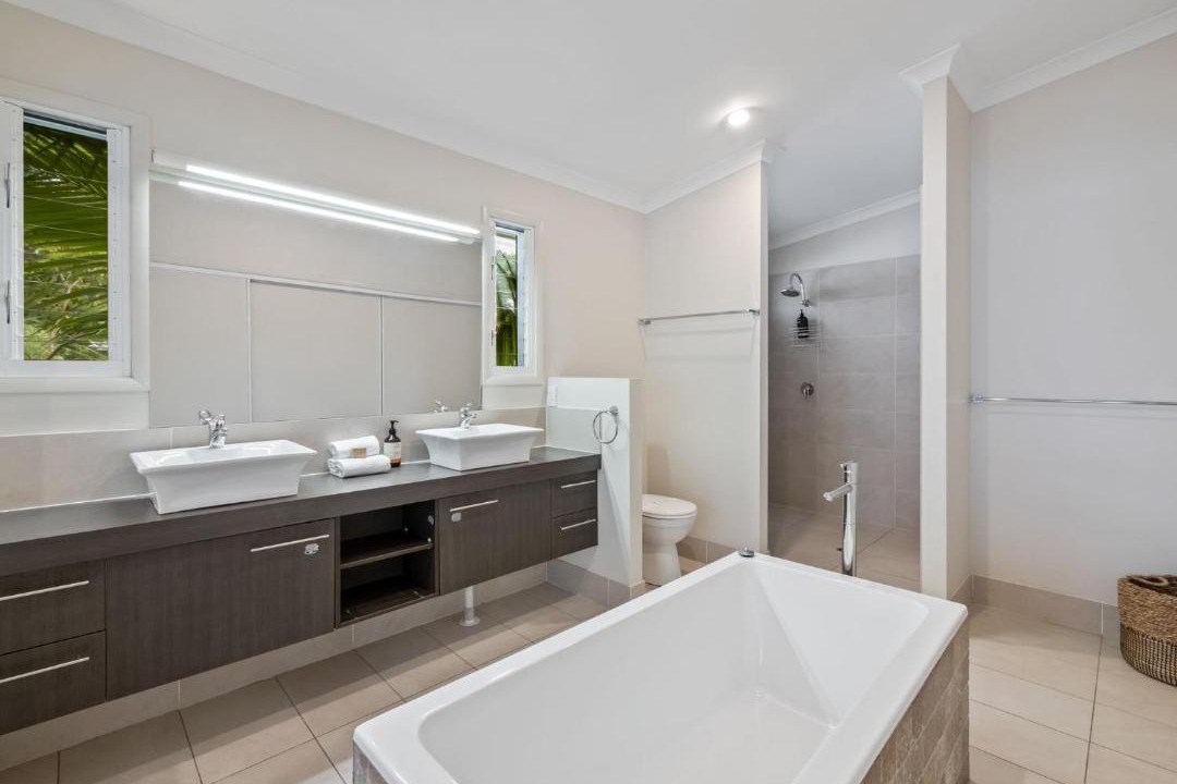 Photo of Bathroom in Point Lookout