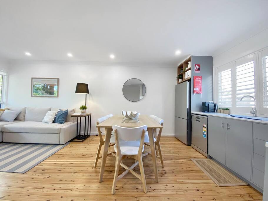 Photo of Livingroom in Shoal Bay