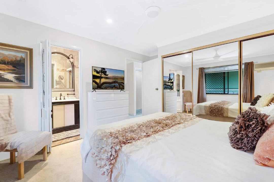 Photo of Bedroom in Burleigh Waters