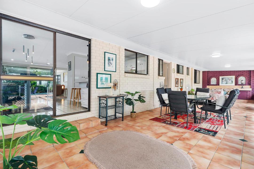 Photo of Livingroom in Burleigh Waters