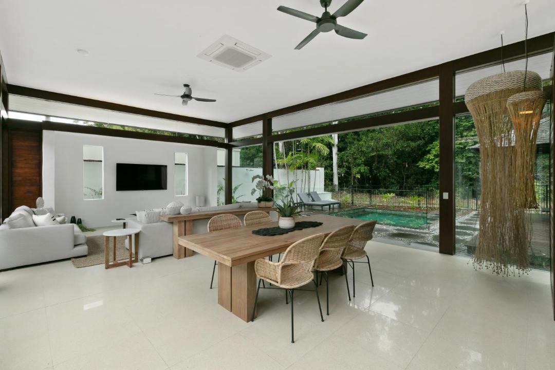 Photo of Livingroom in Palm Cove