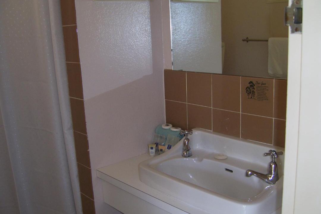 Photo of Bathroom in Gundagai