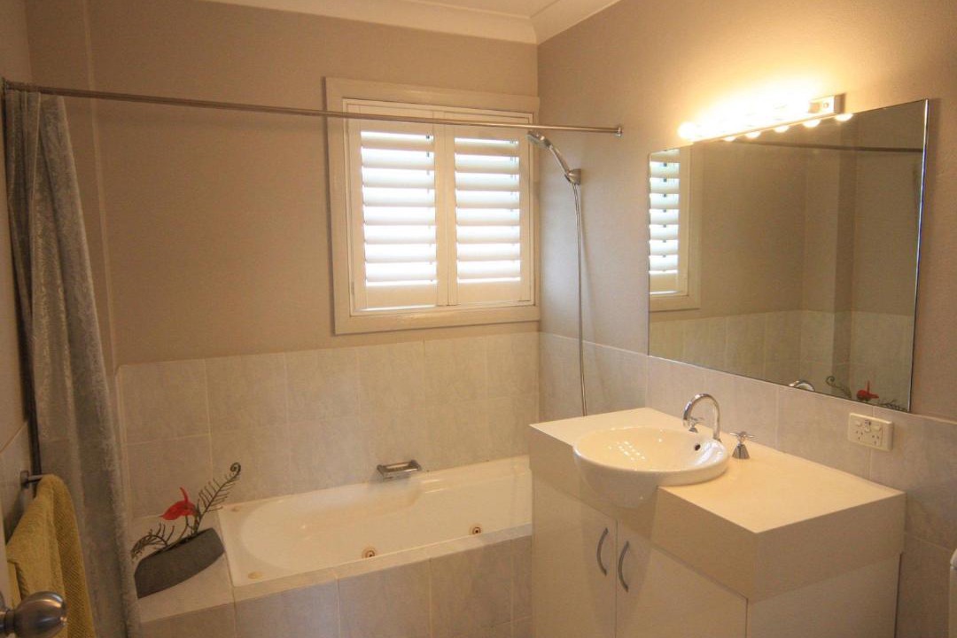 Photo of Bathroom in Salamander Bay