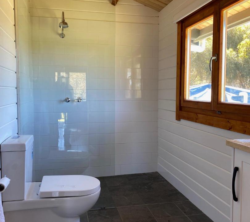 Photo of Bathroom in Brownlow Ki
