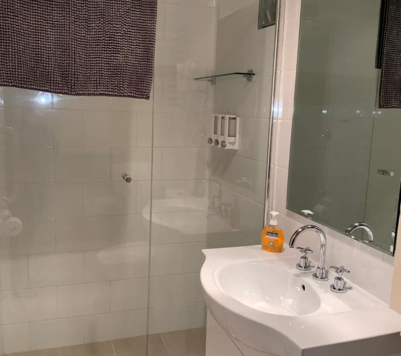 Photo of Bathroom in Kingscote