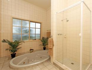 Photo of Bathroom in Macleod