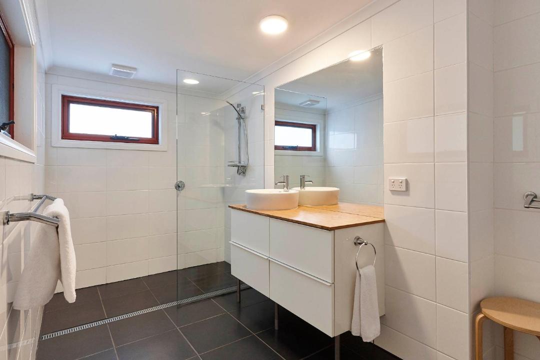 Photo of Bathroom in Binalong Bay