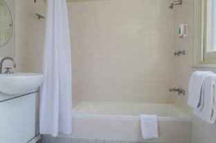 Photo of Bathroom in Haymarket