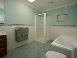 Photo of Bathroom in Castle Forbes Bay