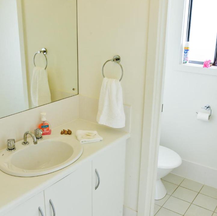 Photo of Bathroom in Kingscote