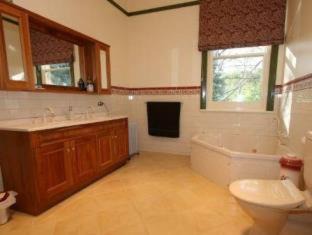 Photo of Bathroom in Castle Forbes Bay