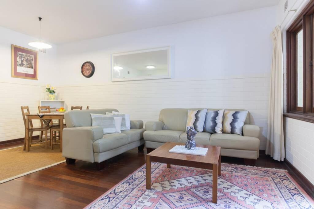 Photo of Livingroom in Crawley