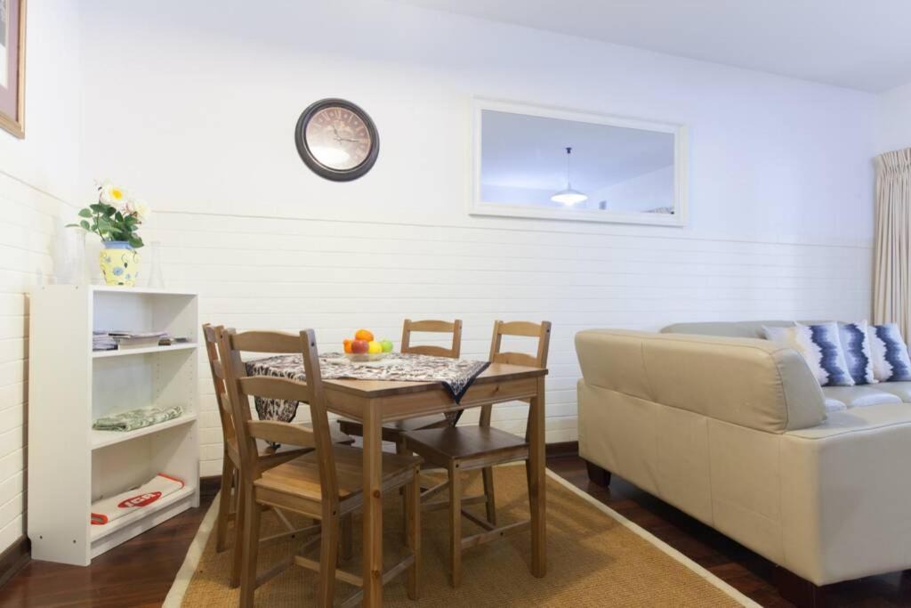 Photo of Livingroom in Crawley