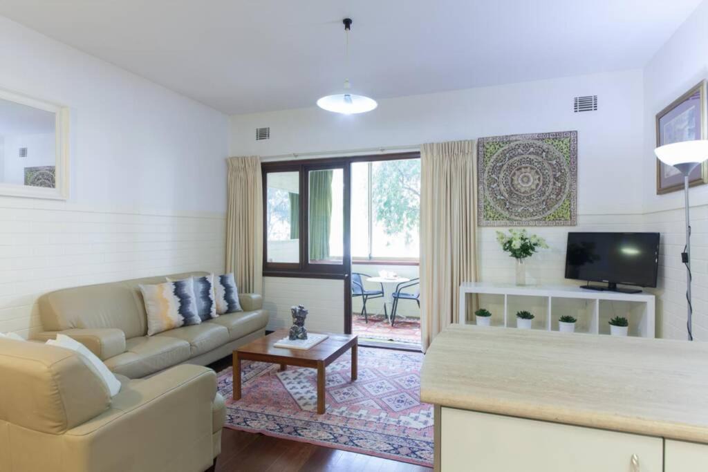 Photo of Livingroom in Crawley
