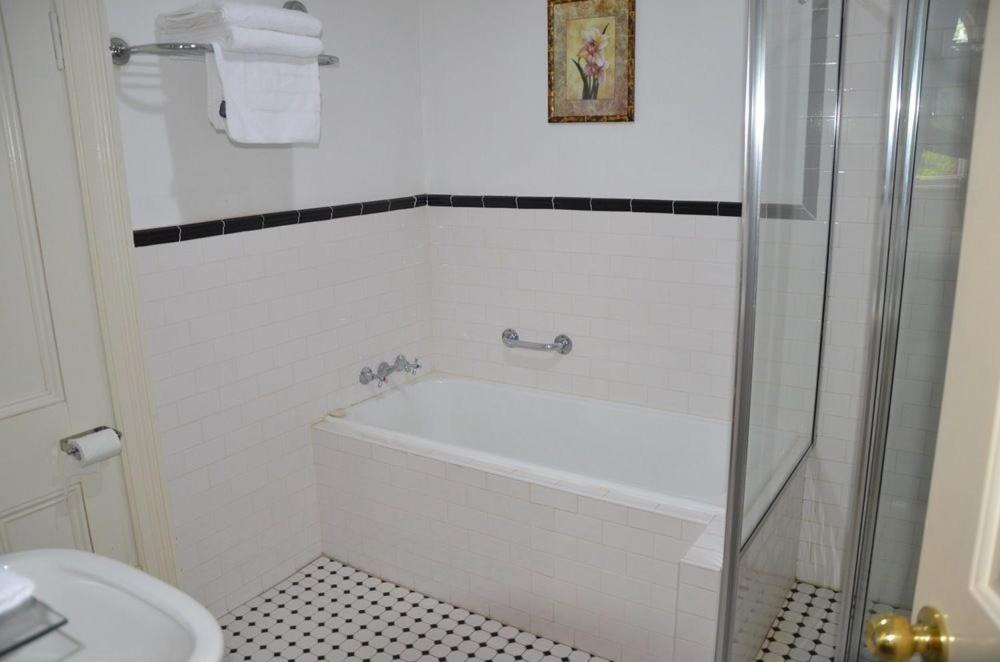 Photo of Bathroom in Leura